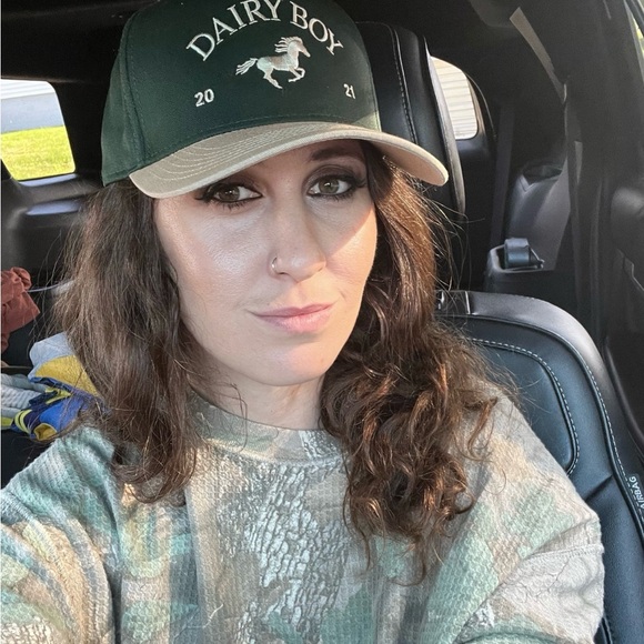 Meet your Posher, Kayla 🦋 - Picture 1 of 4